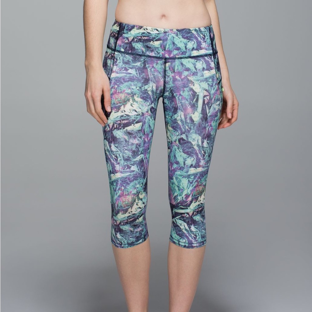 Lululemon Run: Top Speed Crop in Iridescent Multi Size 4
